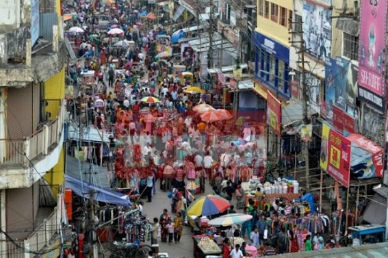 Rain dampens â€˜Chaitra Saleâ€™ : Business in brisk pace on Tuesday